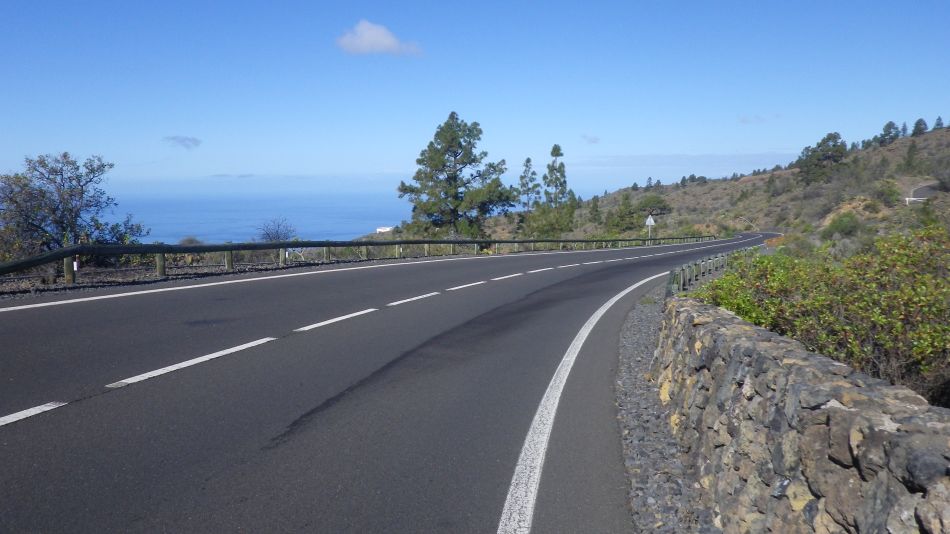 2020-01-22 01 Walk 13 Guia NE East SW West.jpg