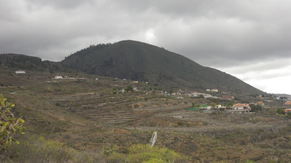 2020-01-24 02 Walk 15 Guia Chirche Circular.jpg