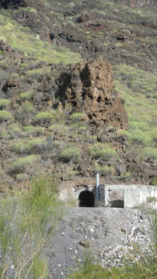 2020-01-26 16 Walk 17 Water Tunnel Galeria.jpg