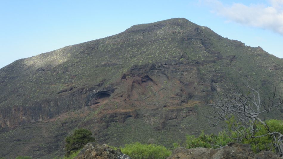 2020-01-26 22 Walk 17 Lava Tube.jpg