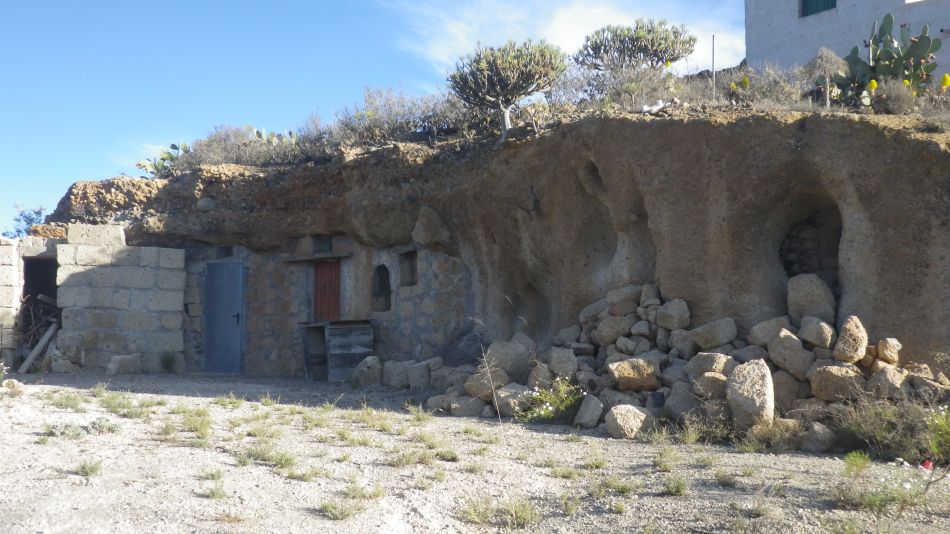 2020-01-28 08 Walk 18 Vera de Erques to Guia De Isora.jpg