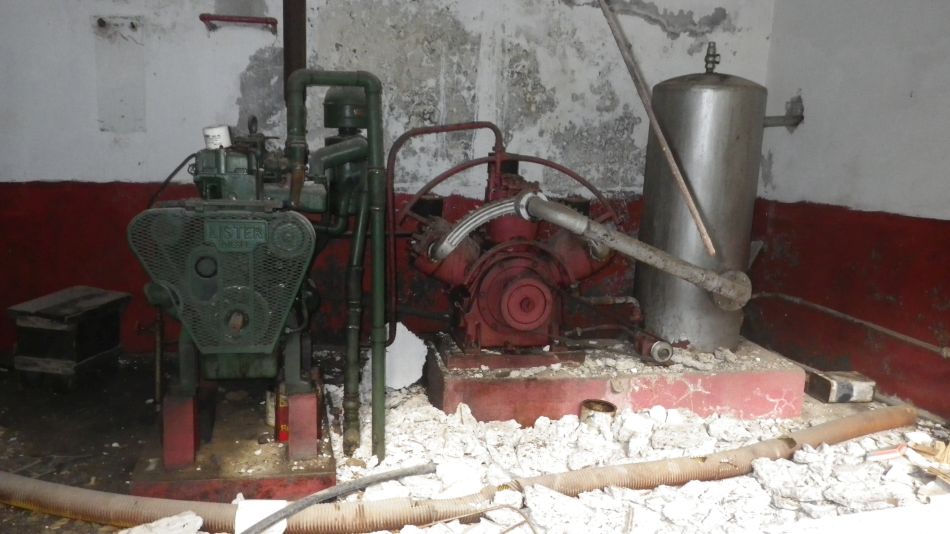 2020-02-05 23 Walk 24 Galeria Machado Pump.jpg