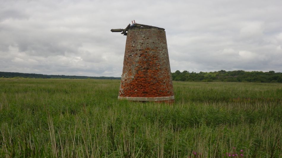 2017-07-30 05 Great Yarmouth Group visits Walberswick Hoist Covert.jpg