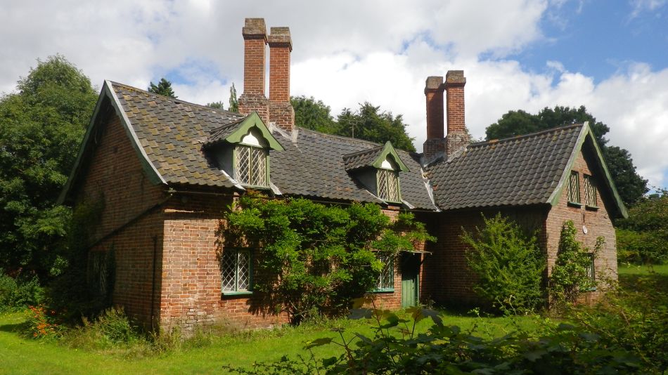 2017-07-30 16 Great Yarmouth Group visits Walberswick Hoist Covert.jpg
