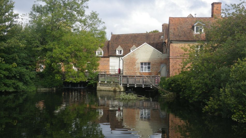 2020-09-01 10 Flatford and Cattawade.jpg