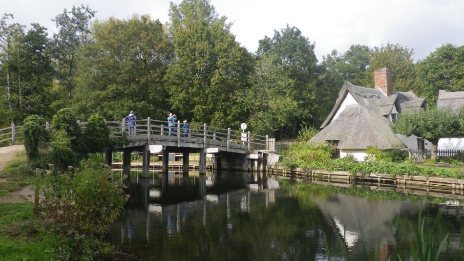 2020-09-01 17 Flatford and Cattawade.jpg