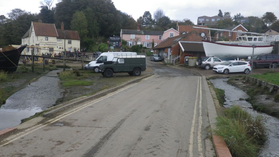 2020-09-06 08 Pin Mill and Wherstead.jpg