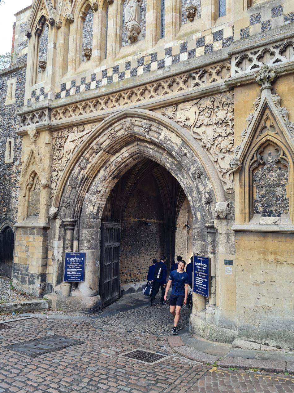 2023-07-04 01 Norwich Cathedral.jpg
