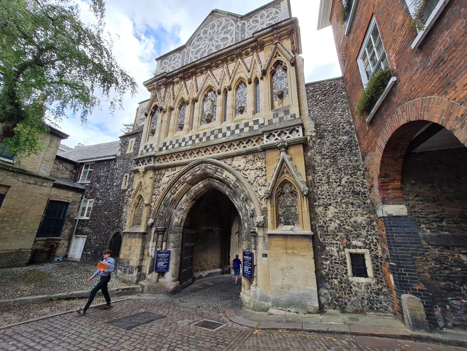 2023-07-04 02 Norwich Cathedral.jpg