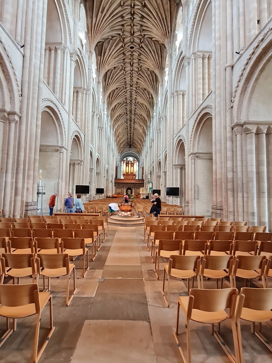 2023-07-04 08 Norwich Cathedral.jpg