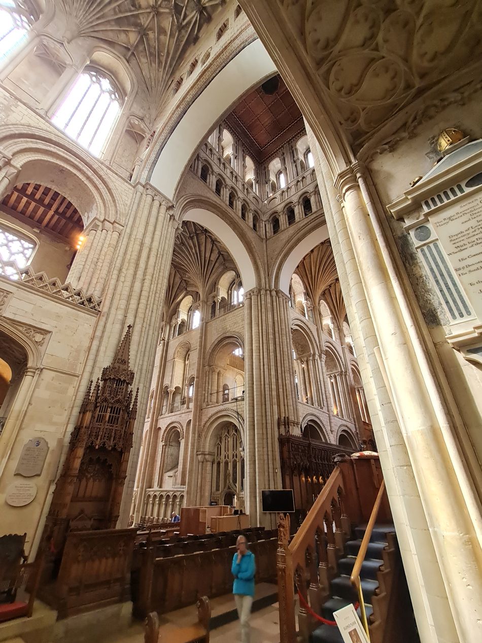2023-07-04 20 Norwich Cathedral.jpg
