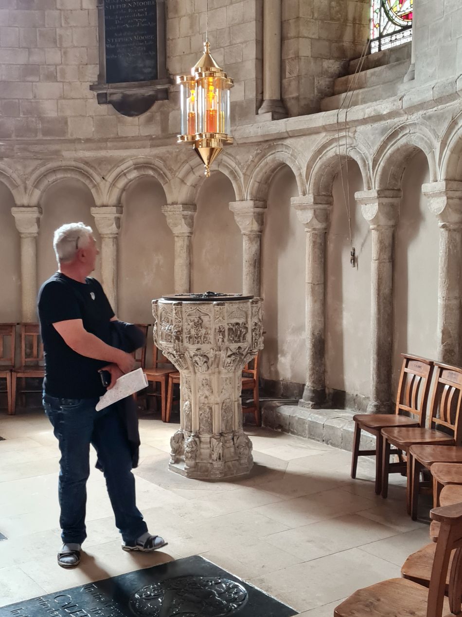 2023-07-04 23 Norwich Cathedral.jpg