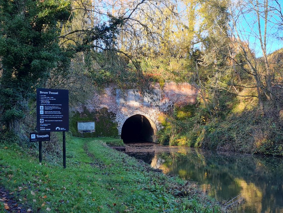 2021-11-26 31 Great Bedwyn and Crofton.jpg