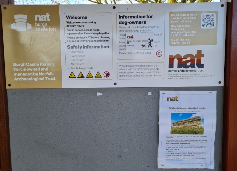 2015-06-28 04 Burgh Castle.jpg