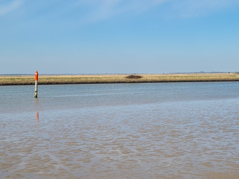 2015-06-28 16 Burgh Castle.jpg