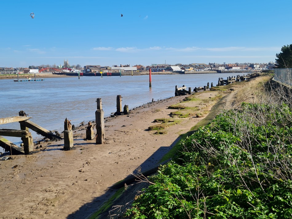 2015-06-28 22 Burgh Castle.jpg