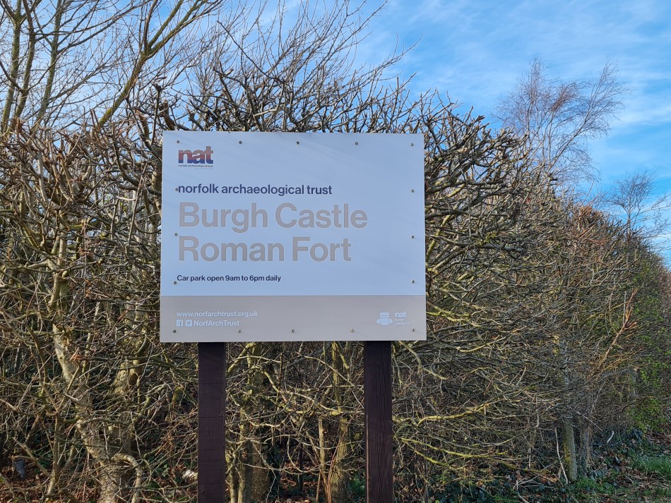 2015-06-28 36 Burgh Castle.jpg