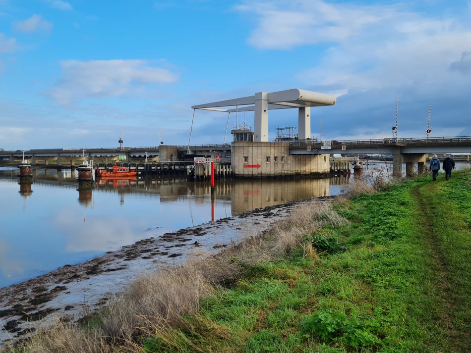 2022-12-01 13 Angles Way 28 - Breydon Water.jpg