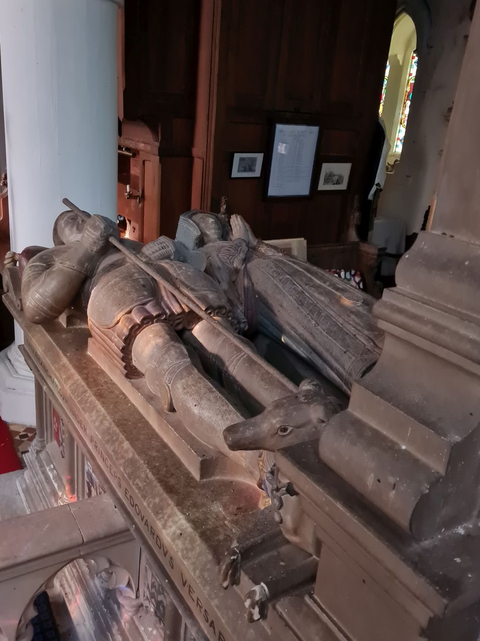 2023-10-22 18 Eye and Brome.jpg