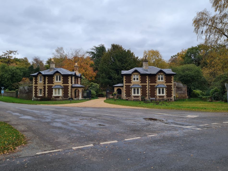 2022-11-10 18 Sandringham.jpg