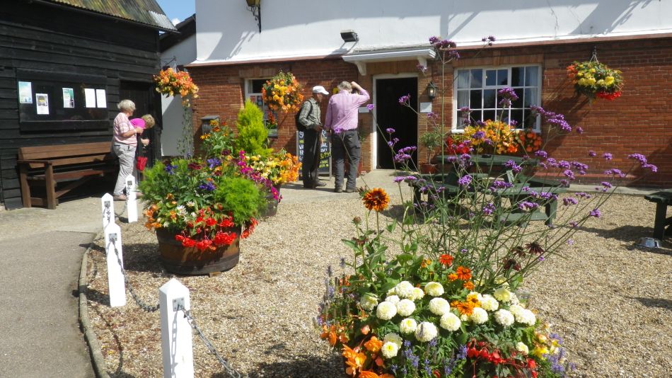 2017-08-31 21 Alde Valley from Sibton White Horse.jpg