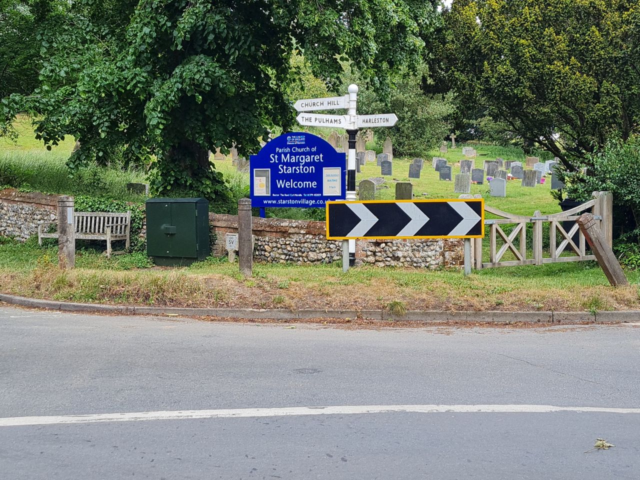 2025-05-29 45 Bus 81 Starston Saint Margaret.jpg