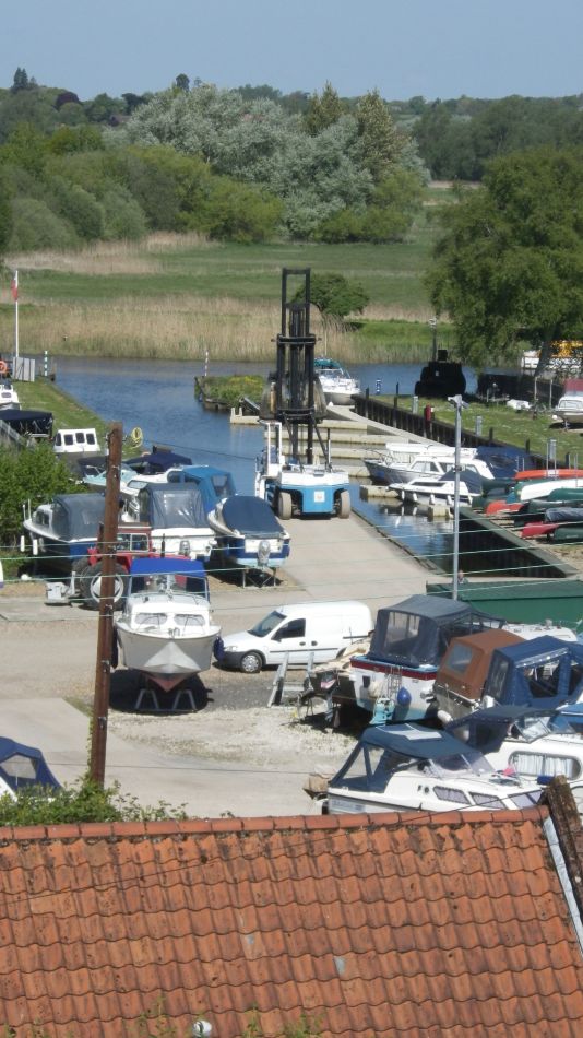 2019-05-16 04 Waveney Way 6 - Waveney River.jpg