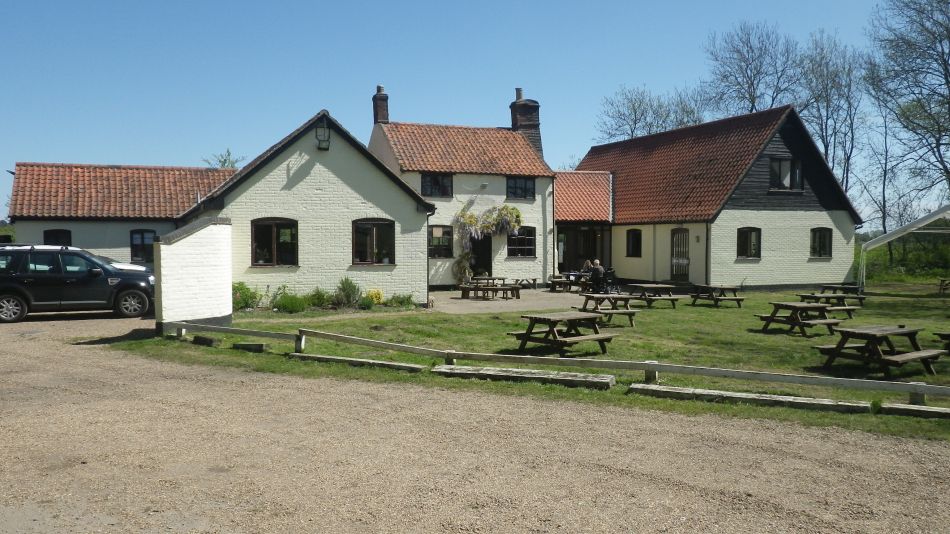 2019-05-16 07 Waveney Way 6 - Locks Inn.jpg