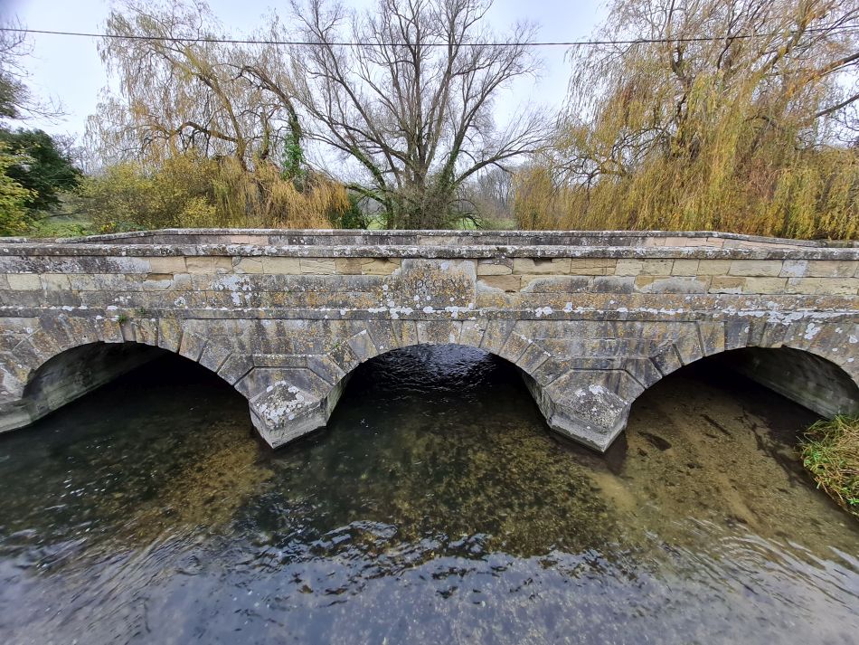 2021-11-24 03 Stonehenge and Amesbury.jpg