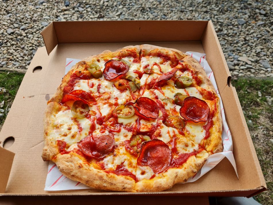 2022-09-21 02 Pizza at Neil's Campsite.jpg