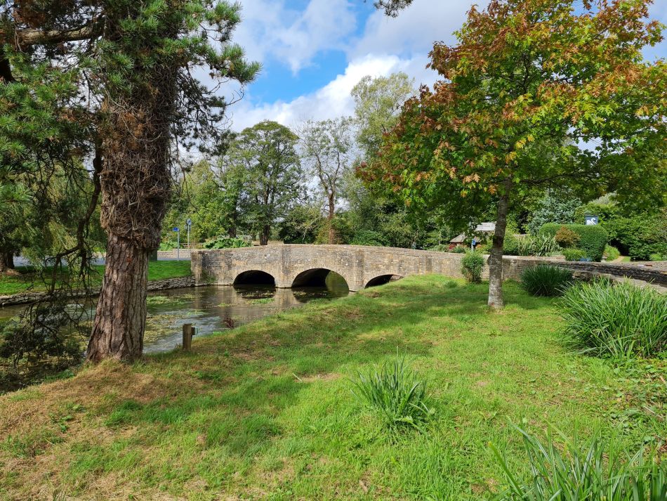 2021-09-28 23 Coln St Aldwyns and Bibury.jpg