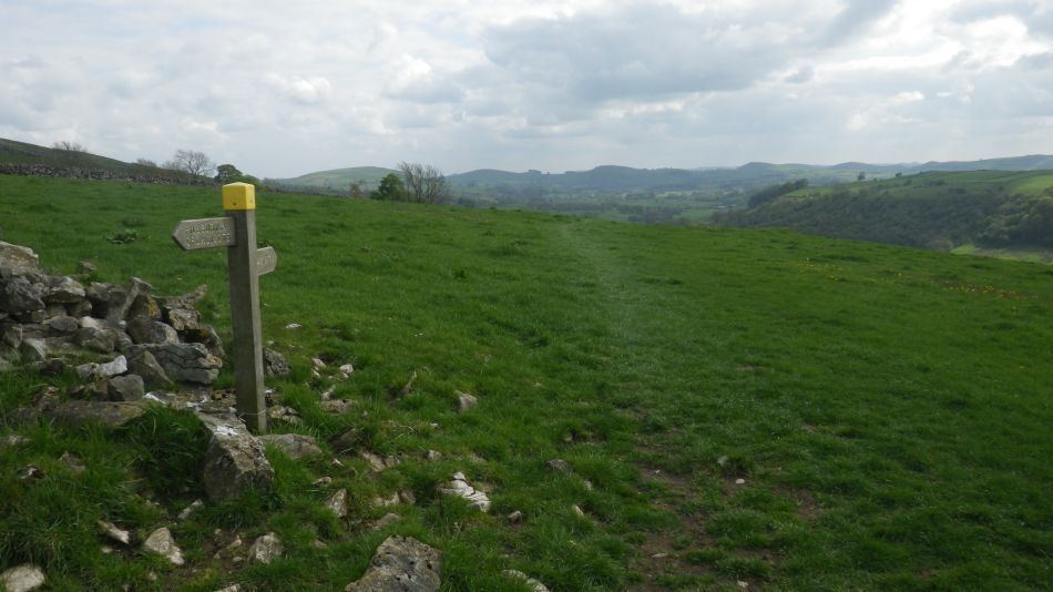 2019-04-29 12 Hartington and Pilsbury Castle.JPG